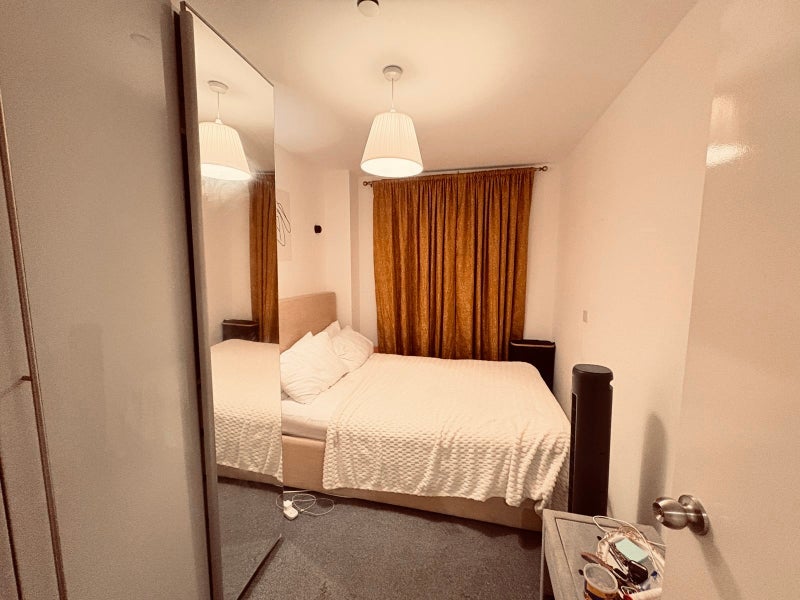 Room Plumstead Road in Greater London