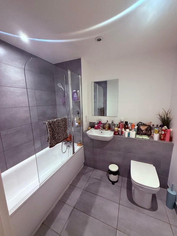 Room Plumstead Road in Greater London