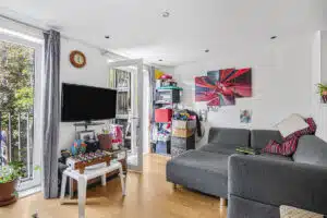 Flat Walton Road in Greater London