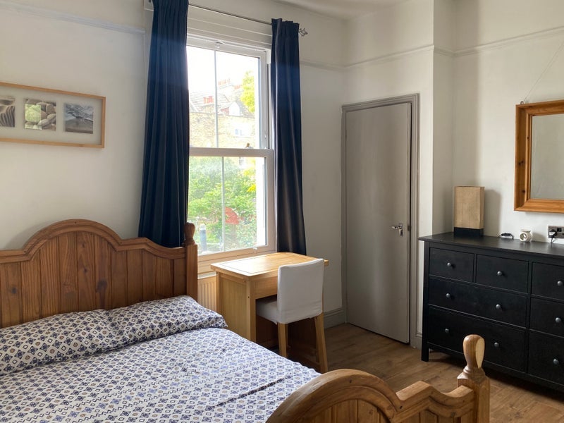 Room Henslowe Road in Greater London