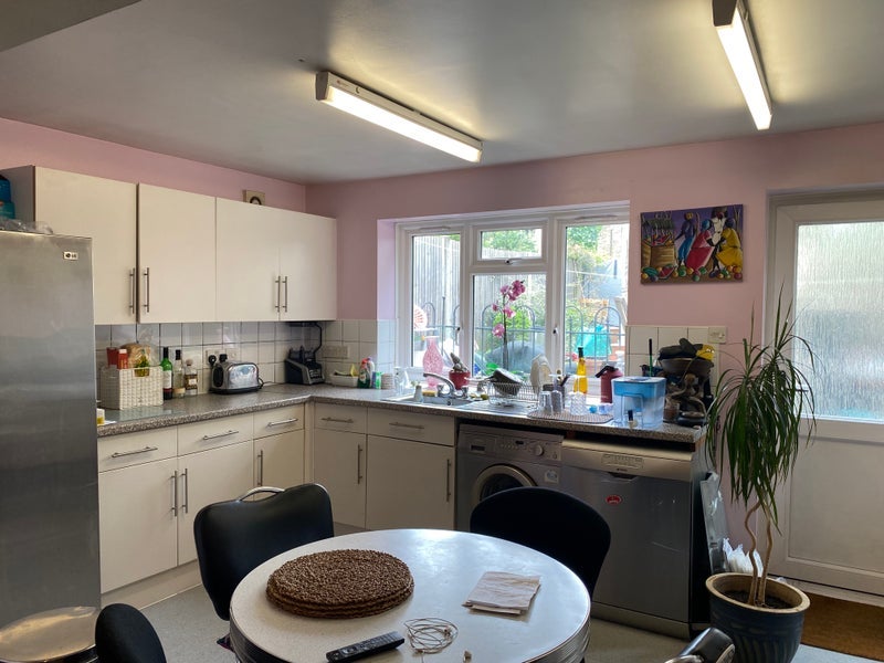 Room Henslowe Road in Greater London