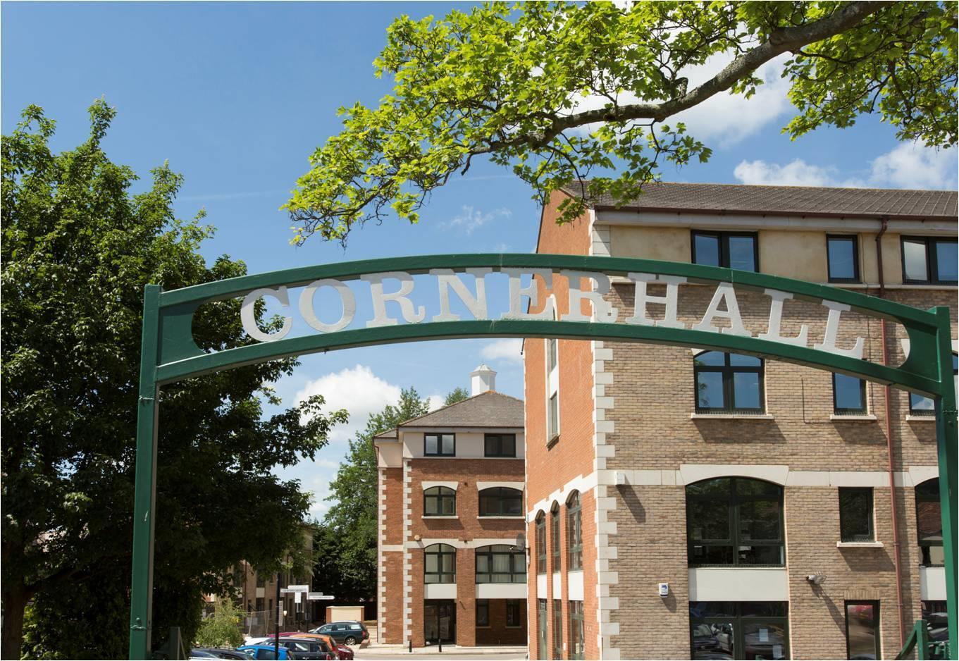 Flat Corner Hall in Dacorum