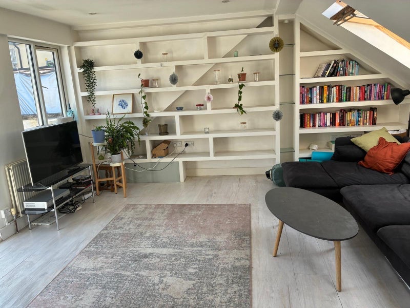 Room Thorparch Road in Greater London