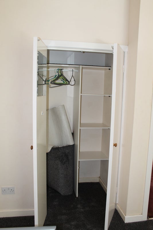 Room Rampart Road in Leeds