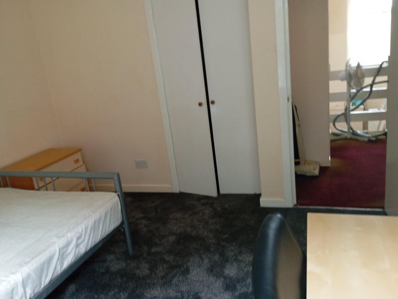 Room Rampart Road in Leeds