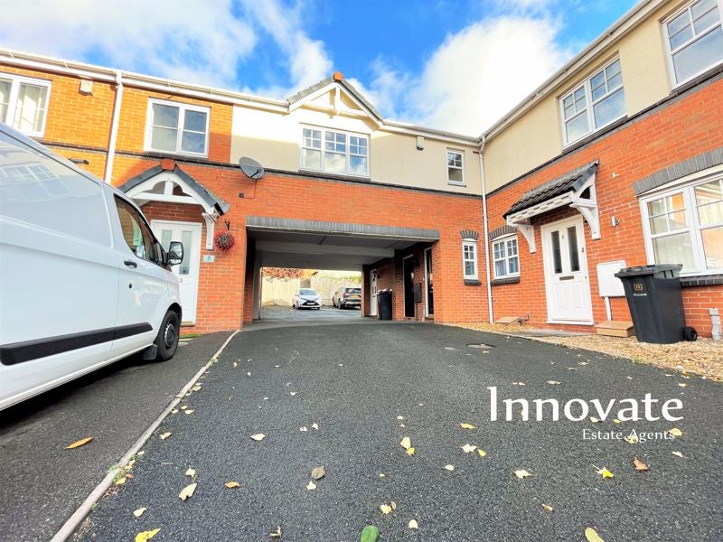 Flat Wesley Close in Sandwell