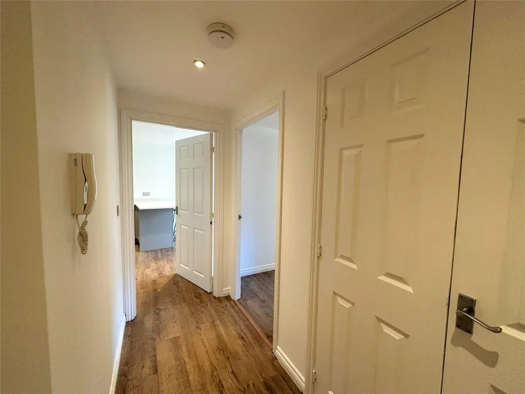 Flat London Road in Greater London