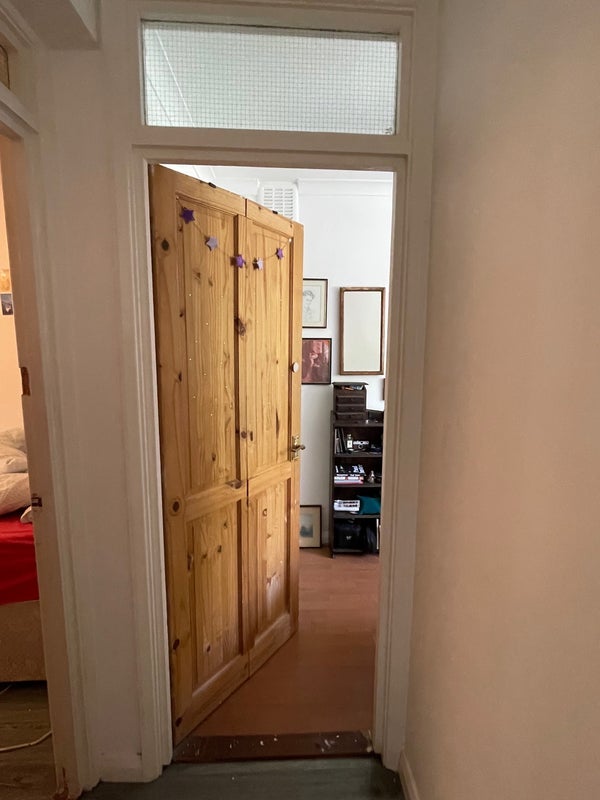 Room Hazellville Road in Greater London
