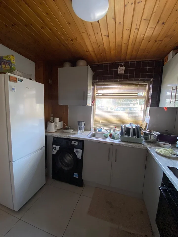 Room Marvels Lane in Greater London