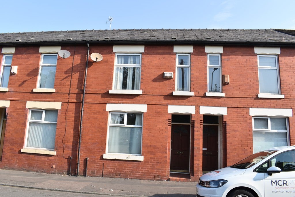Flat Claremont Road in Manchester