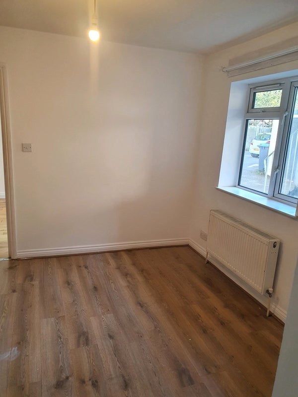Flat Palace Grove in Greater London
