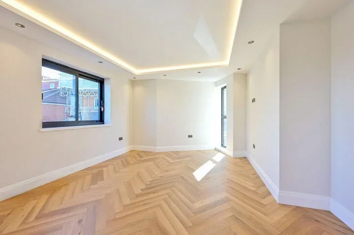 Flat Hazelwood Avenue in Greater London