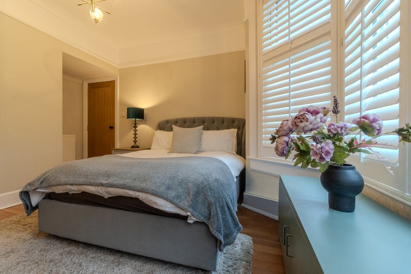 Room Colinton Road in City of Edinburgh