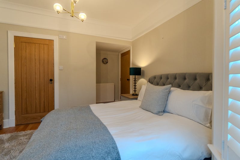 Room Colinton Road in City of Edinburgh