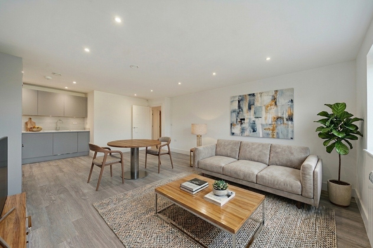 Flat Goddard Road in Greater London