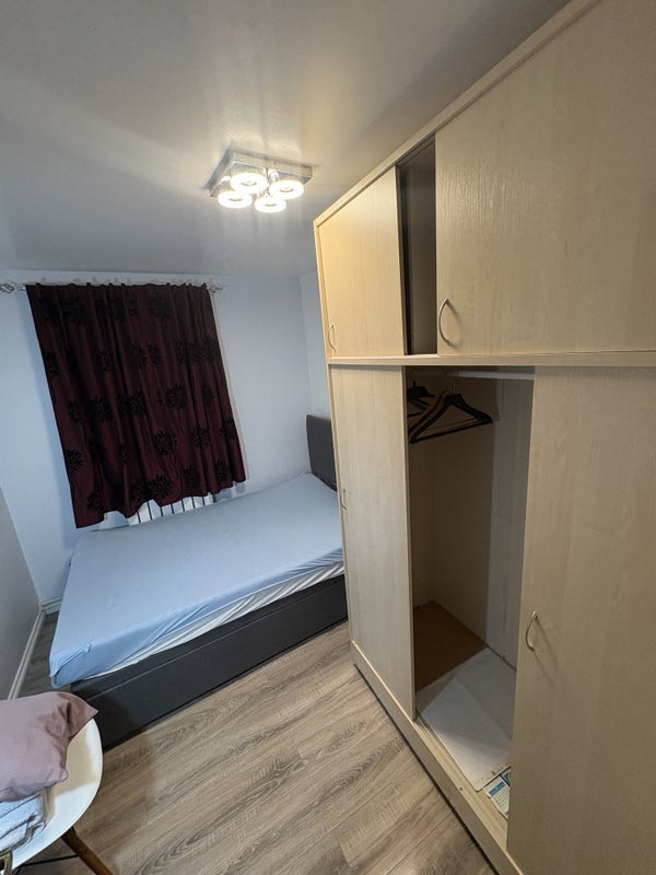 Room Lucorn Close in Greater London