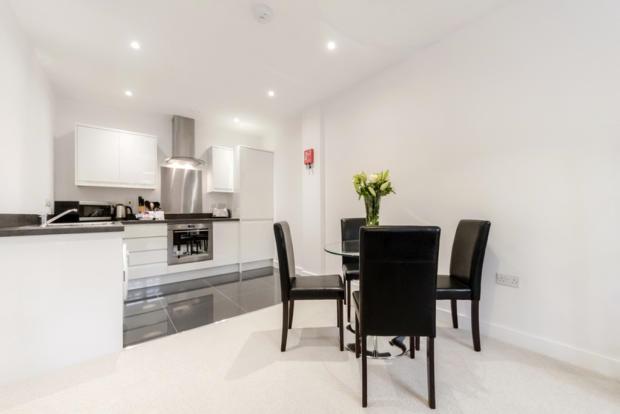 Flat Knoll Road in Surrey Heath