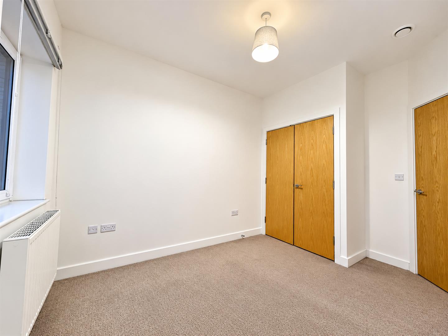 Flat Knoll Road in Surrey Heath