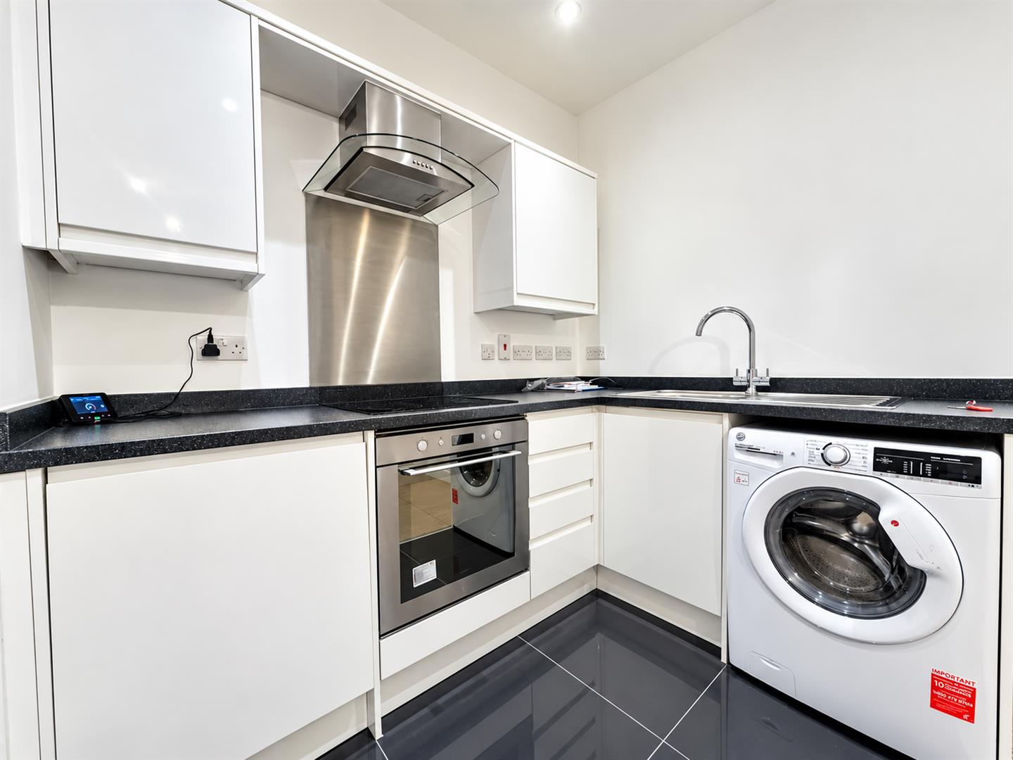 Flat Knoll Road in Surrey Heath