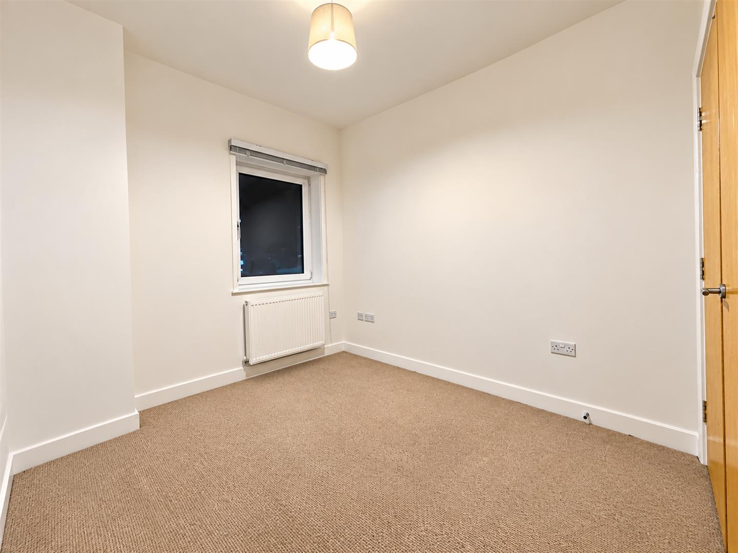 Flat Knoll Road in Surrey Heath
