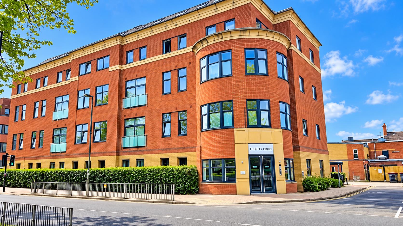 Flat Knoll Road in Surrey Heath