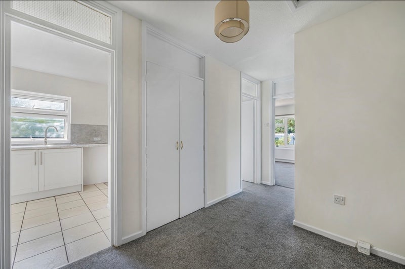 Flat Rushdene in Greater London