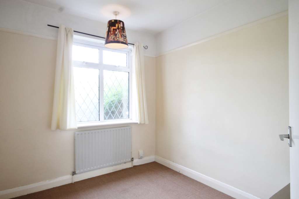 Flat Tudor Drive in Greater London
