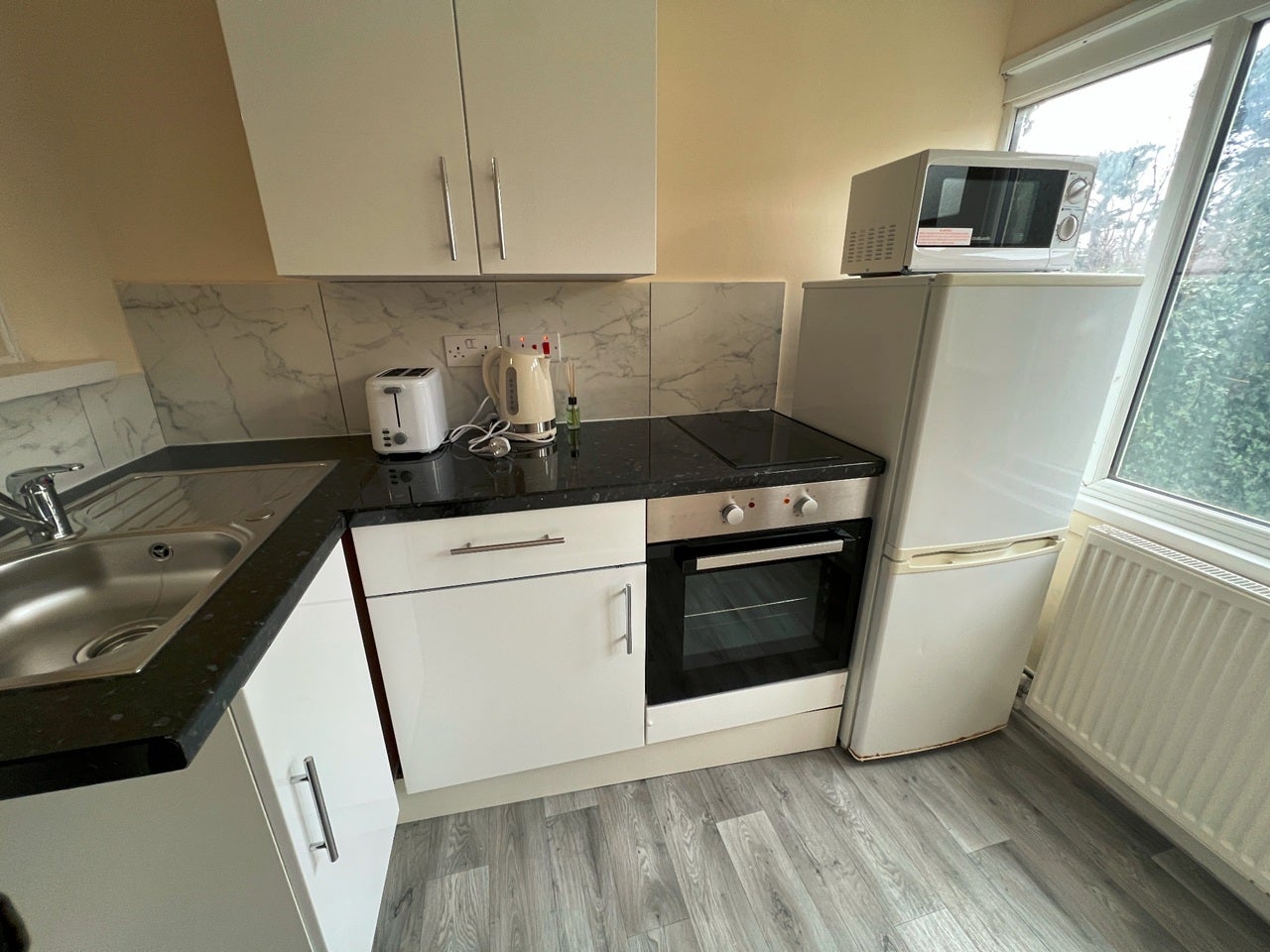 Flat Tokyngton Avenue in Greater London