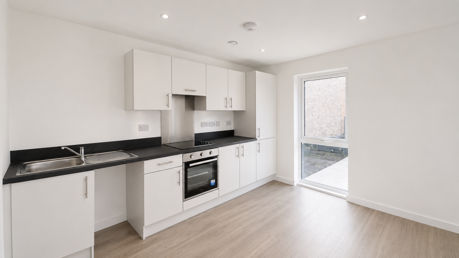 Flat Bensham Lane in Greater London