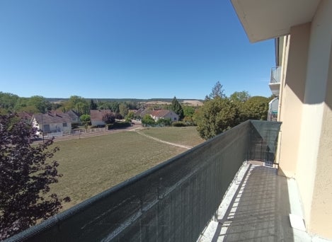 Flat Rue Pasteur in Montholon