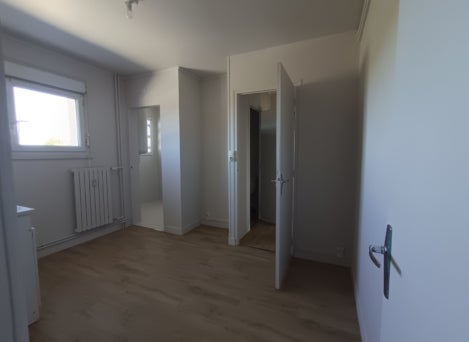 Flat Rue Pasteur in Montholon