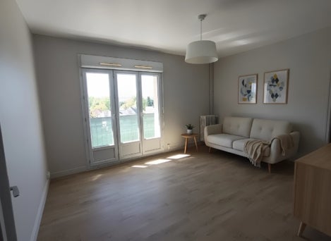 Flat Rue Pasteur in Montholon