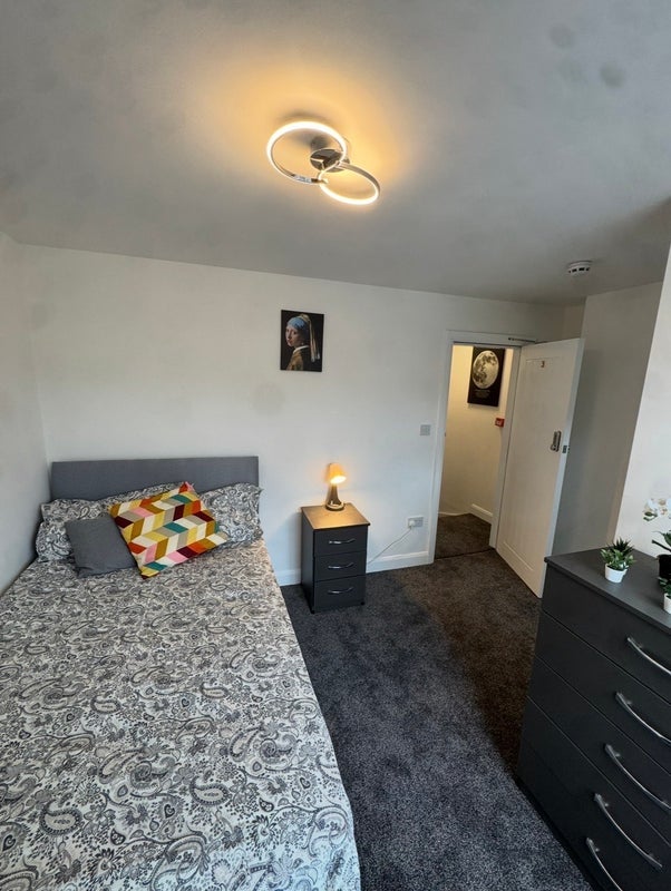Room Prospect Road North in Redditch