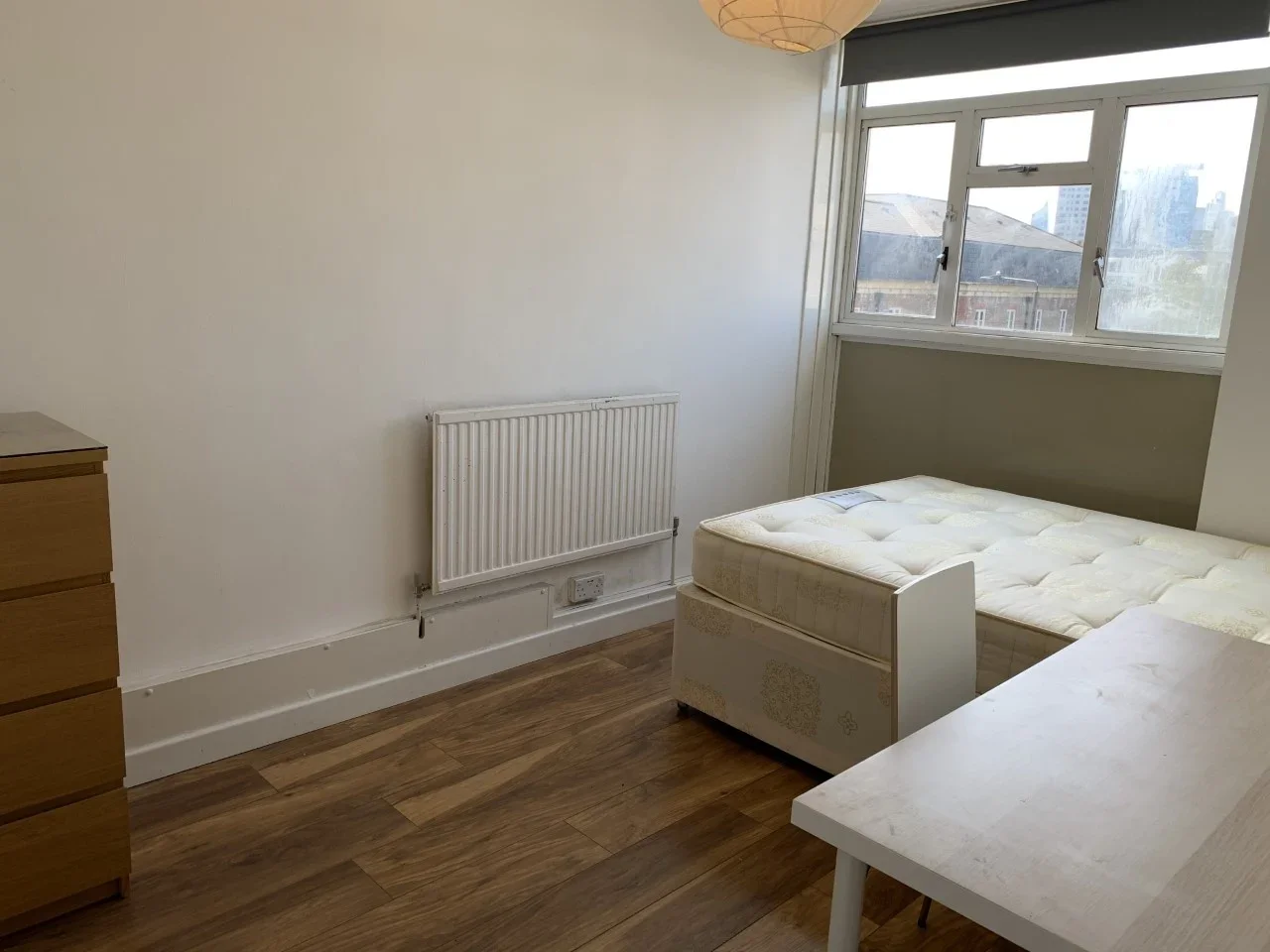 Flat Redmans Road in Greater London