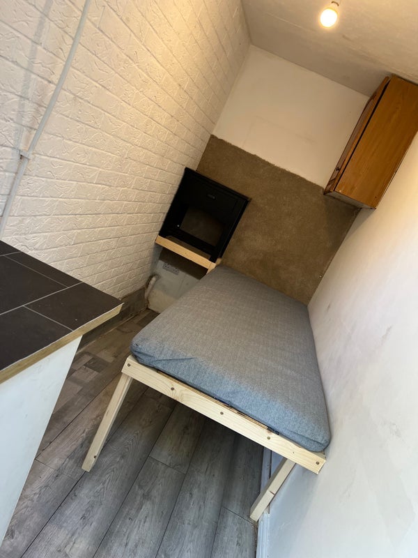 Room Wellington Road in Greater London