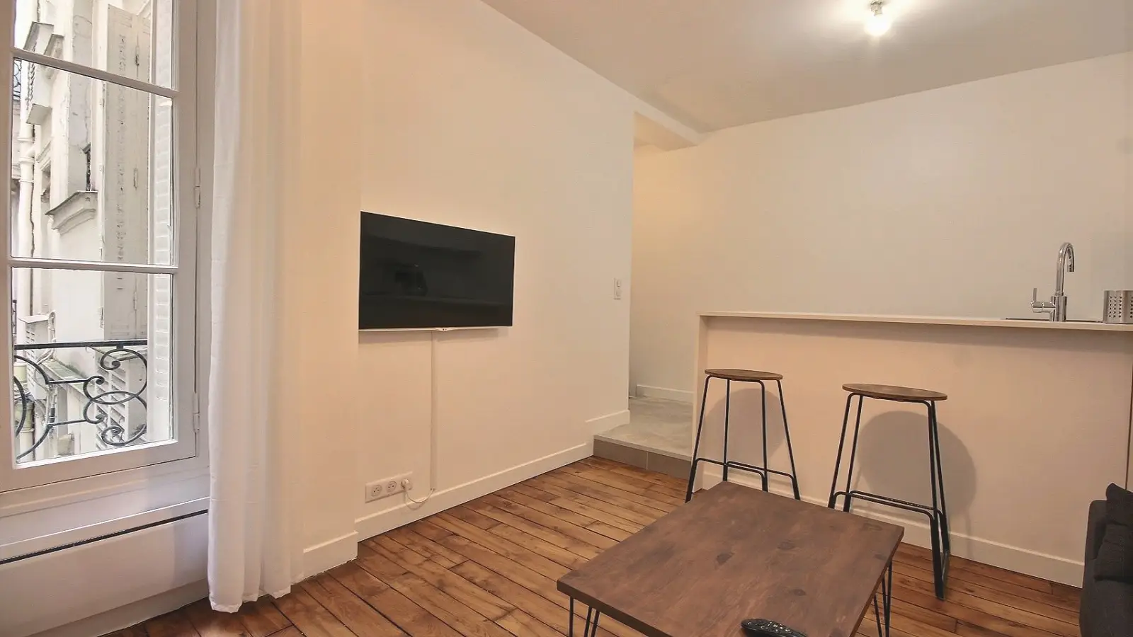 Flat Rue Pache in Paris