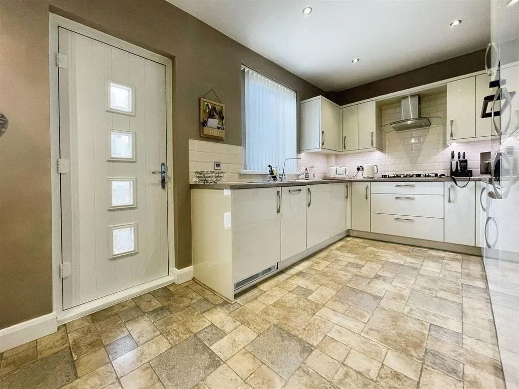 House Leafield Crescent in Bradford