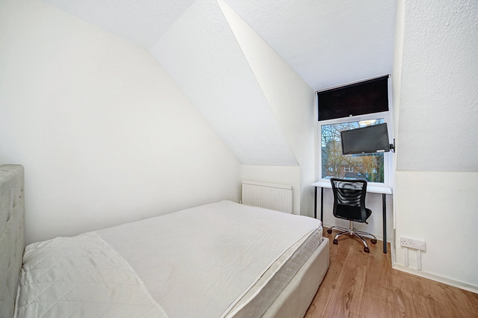 House Campbell Walk in Greater London