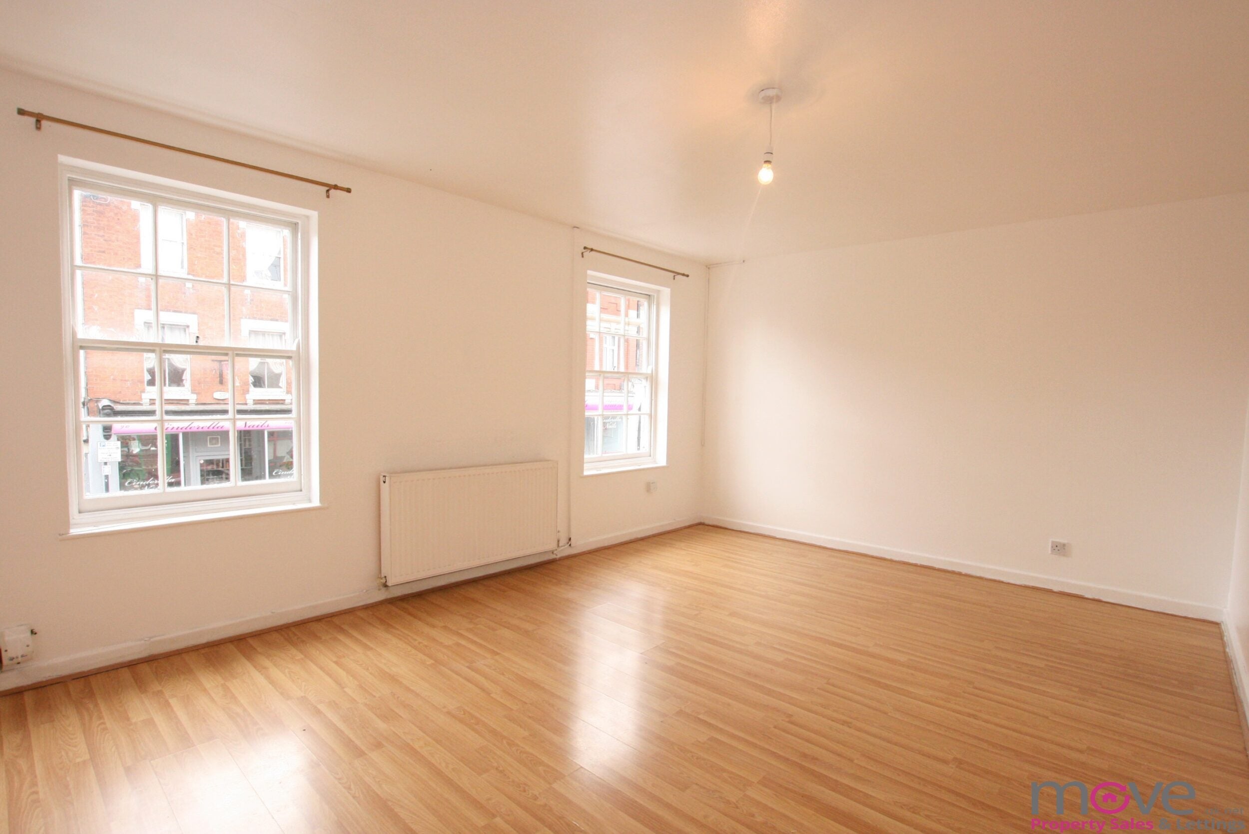 Flat Eastgate Street in Gloucester