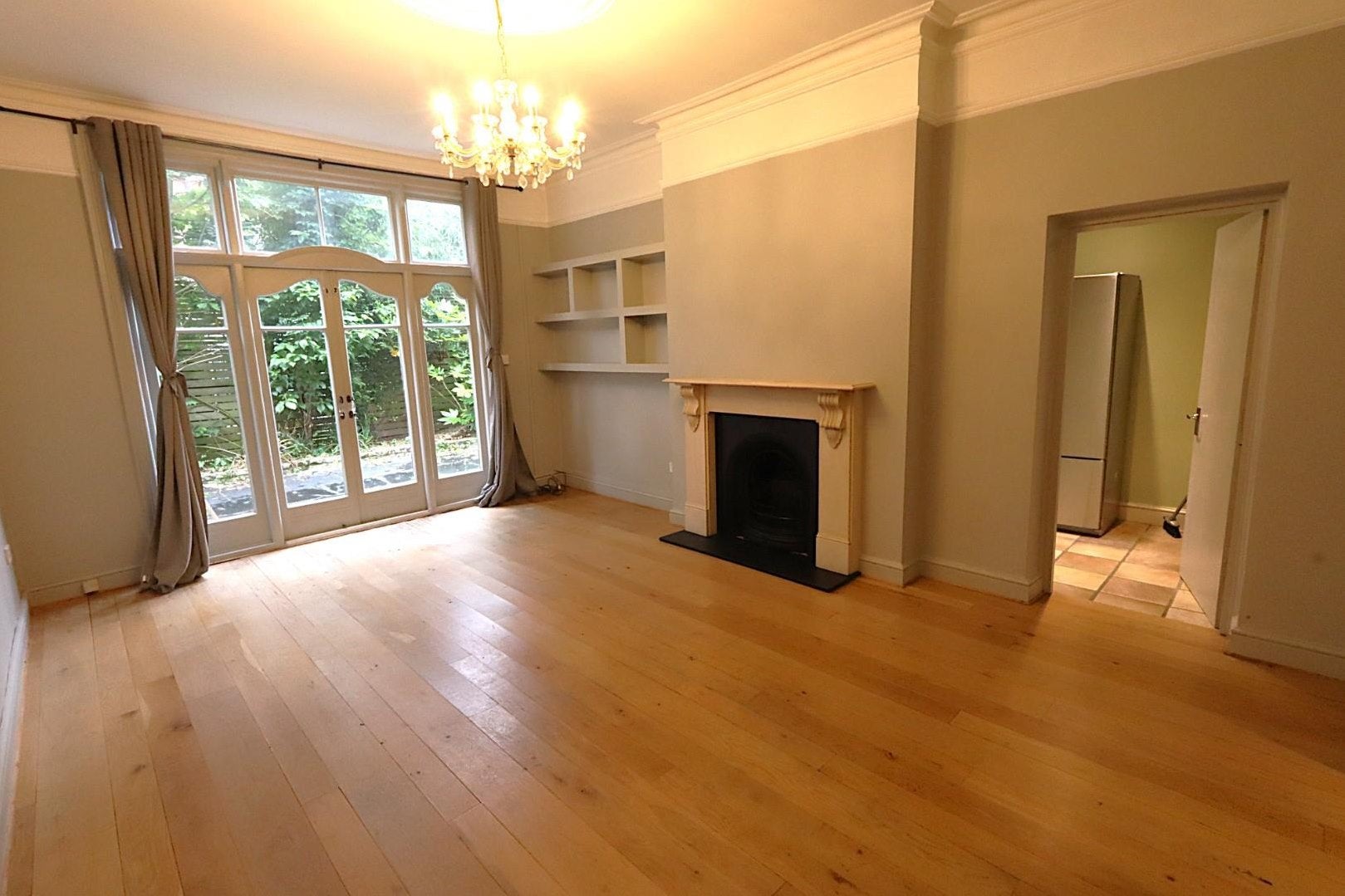 Flat Glenmore Road in Greater London