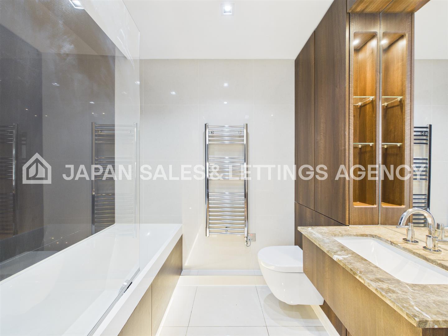 Flat Market Street in Greater London
