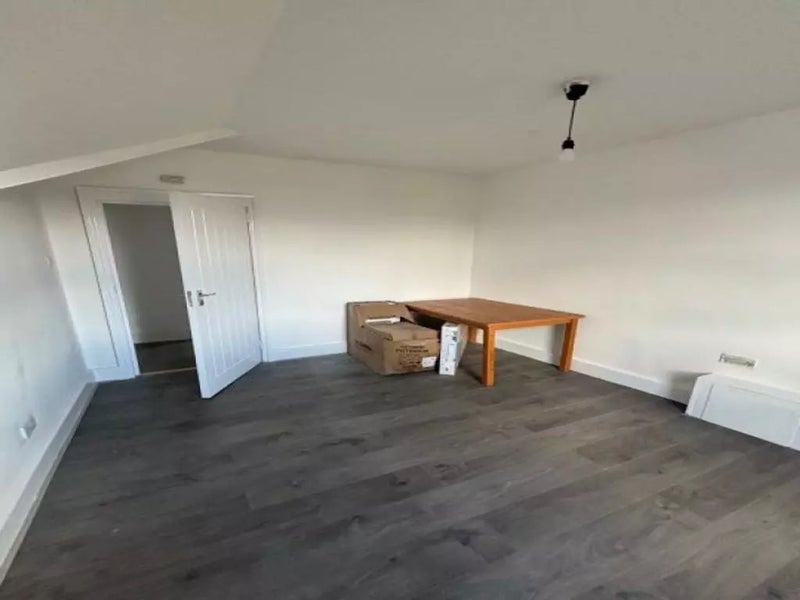Room Conyer's Road in Greater London