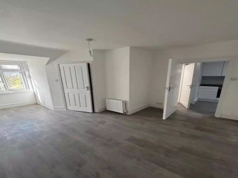 Room Conyer's Road in Greater London