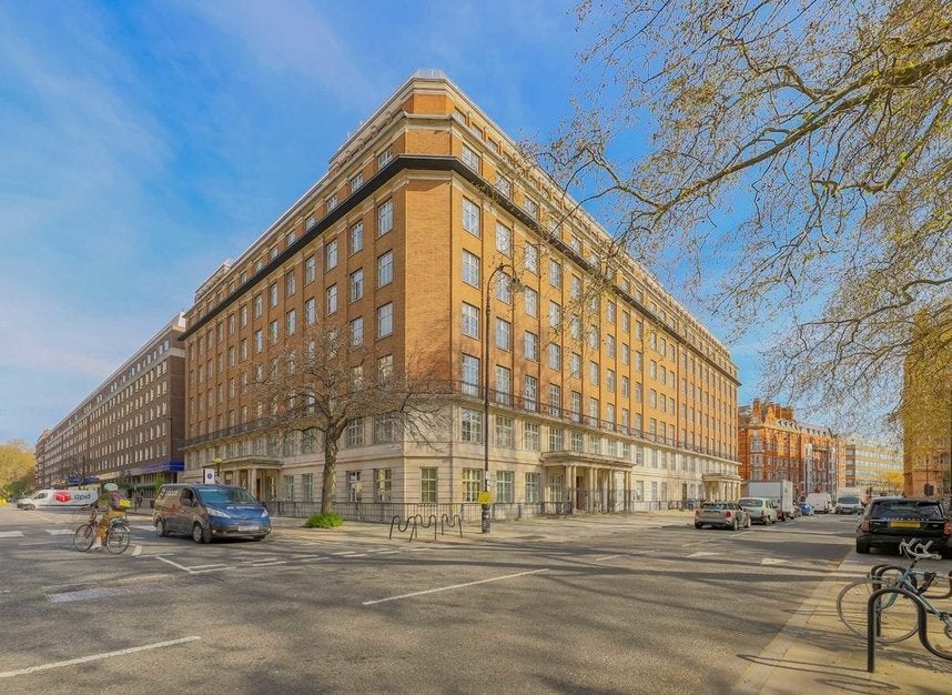 Flat Russell Square in Greater London