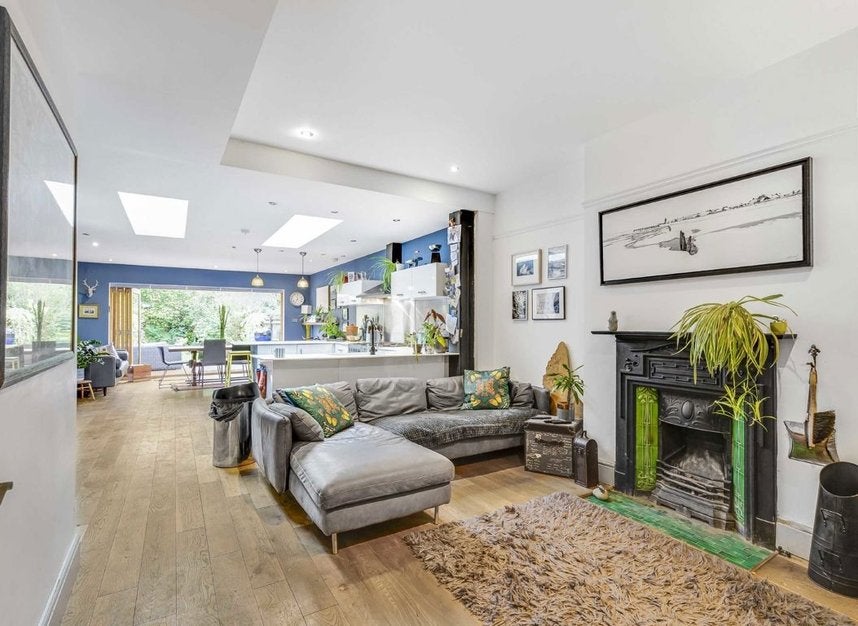 House Copthall Gardens in Greater London