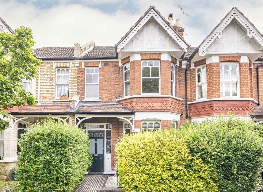 House Copthall Gardens in Greater London