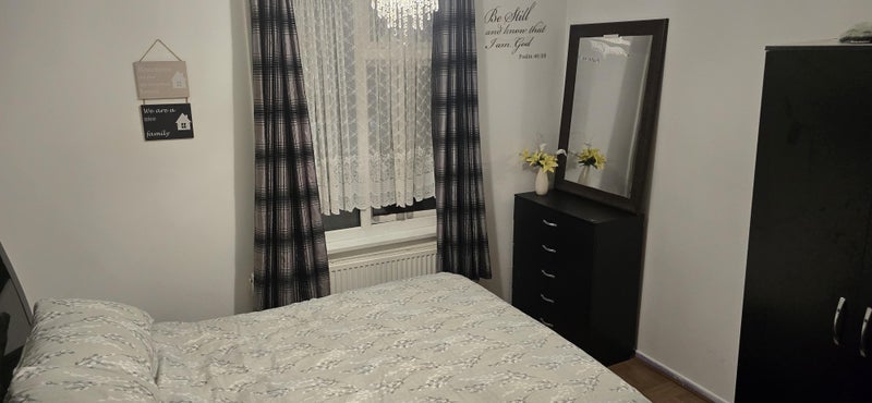 Room Elgar Gardens in Nottingham