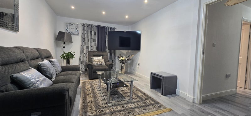 Room Elgar Gardens in Nottingham