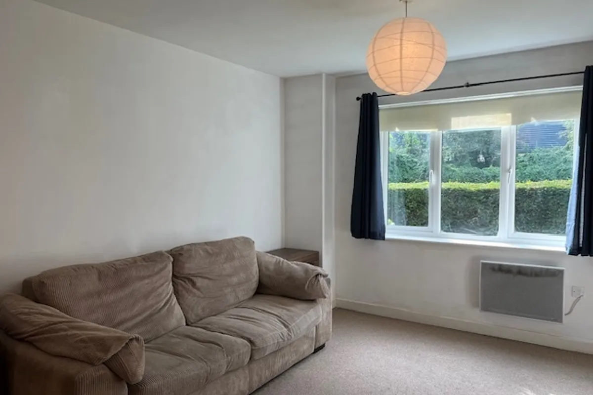 Flat Dudley Place in Borough of Spelthorne