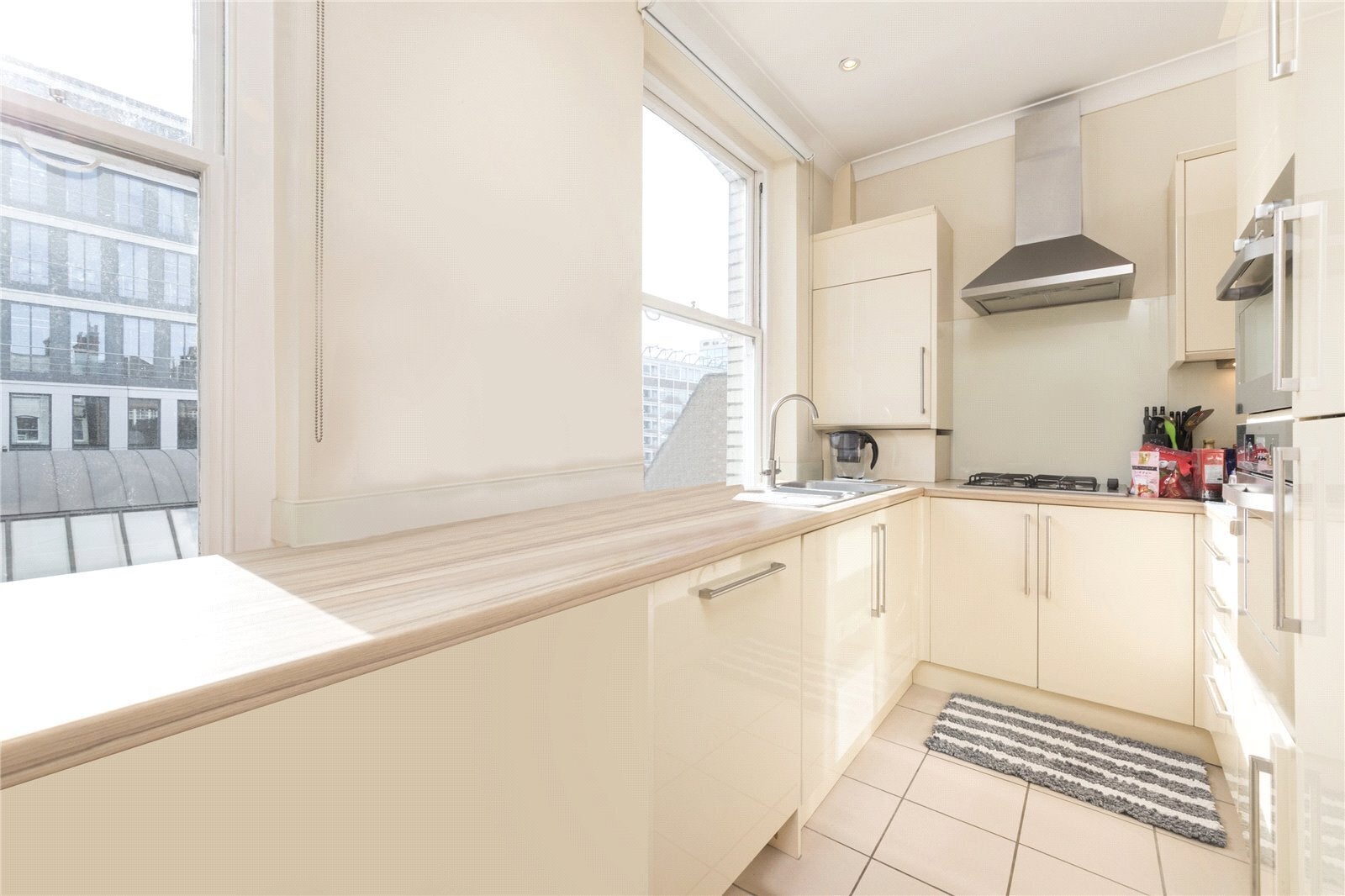 Flat Adeline Place in Greater London